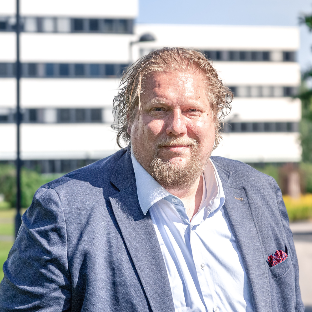 Generatiivinen tekoäly kyberturvallisuudessa: Mahdollistaja vai uusi hyökkäyspinta?