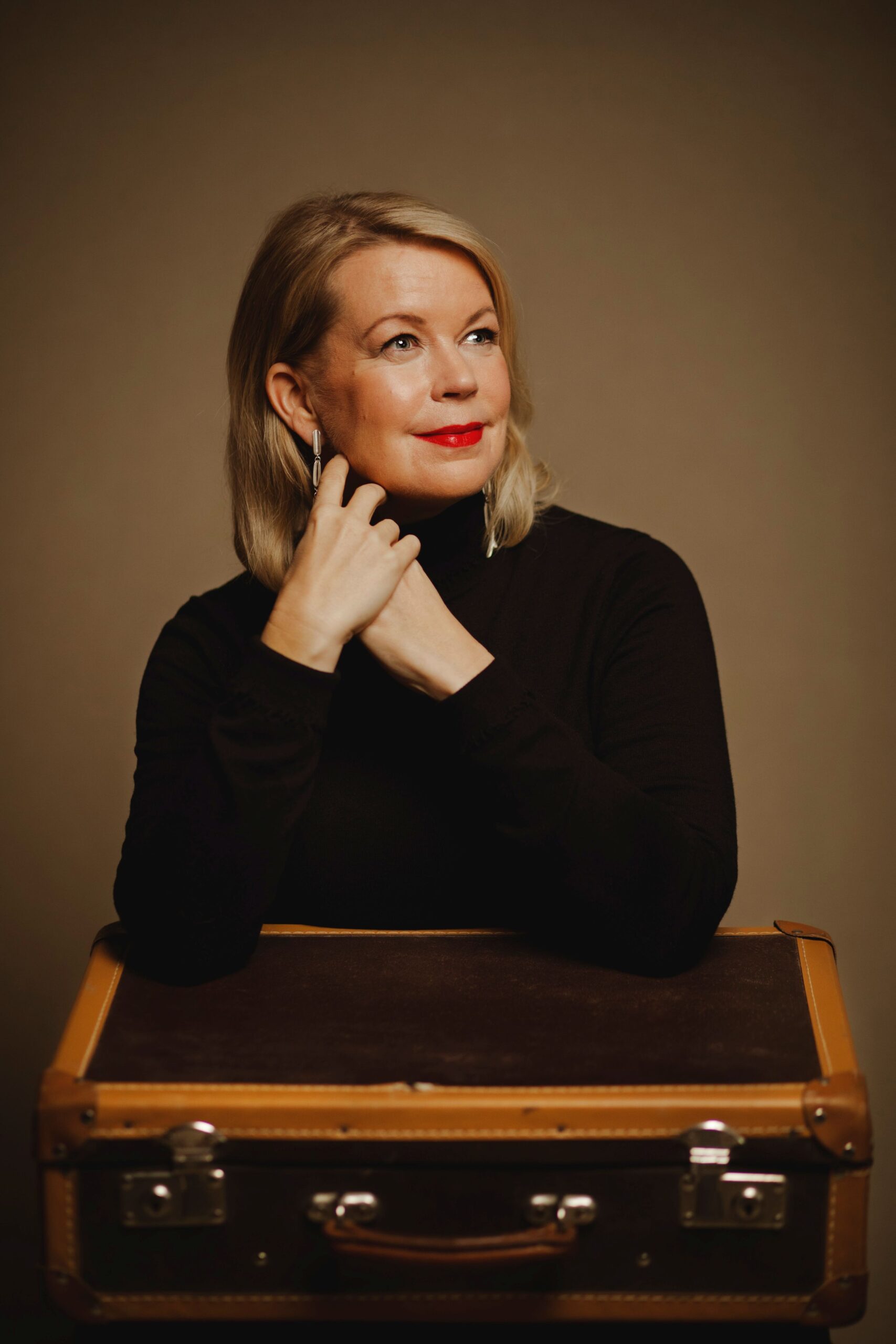 Elina Hirvonen: Kauneuksien lokikirja