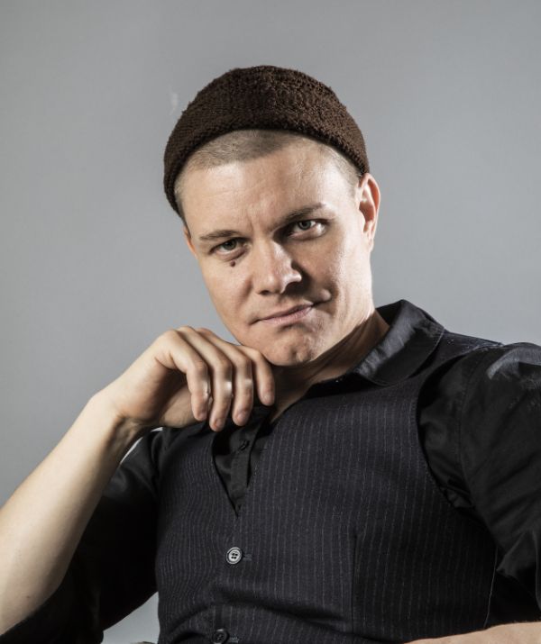 Ville-Juhani Sutinen: Matkalla Suomeen – Tarinoita heimojen maasta