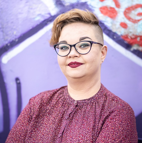 Salla Simukka: Tästä kaikki alkaa